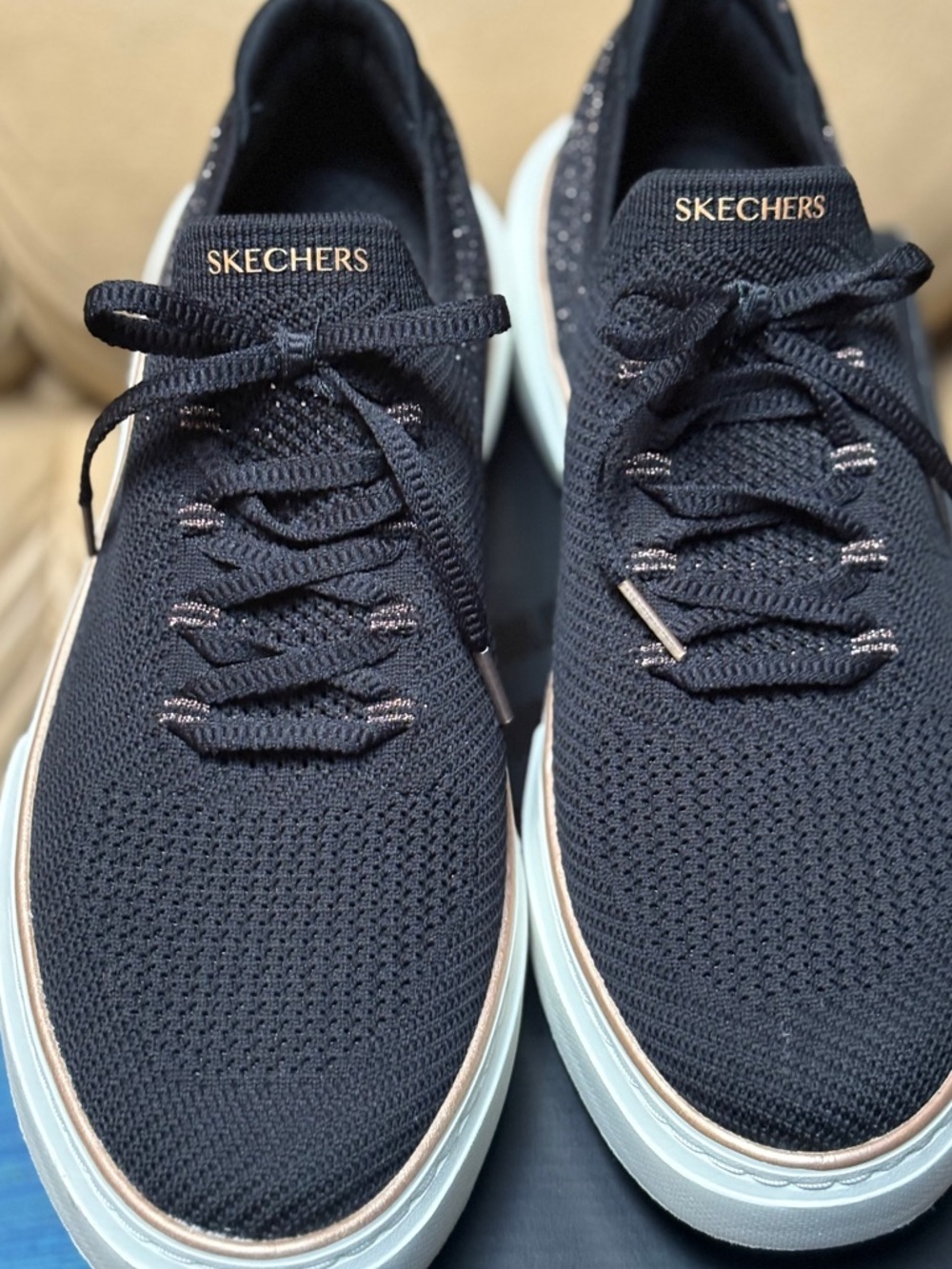 SKETCHERS Blk & Gold WMN’s Designer “SLIP-ON” STRETCH SKECHERS SNEAKERS 10